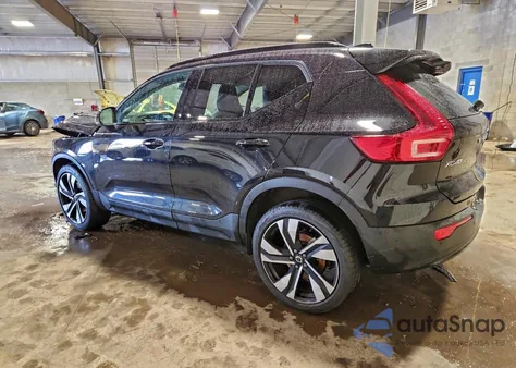 2023 Volvo Xc40 Ultimate z USA, uszkodzony, nr VIN YV4L12UXXP2075913